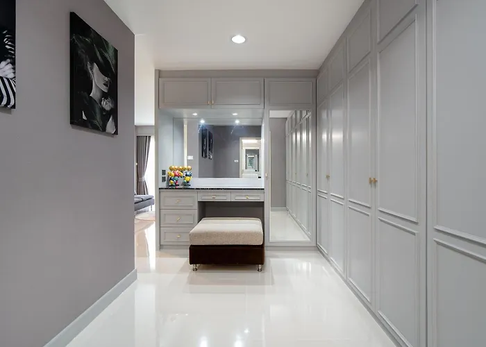 Latkrabangbishome Near Suvarnabhumi Airport ลาดกระบังบิซโฮม Bangkok