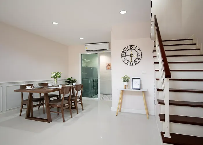 Latkrabangbishome Near Suvarnabhumi Airport ลาดกระบังบิซโฮม Villa